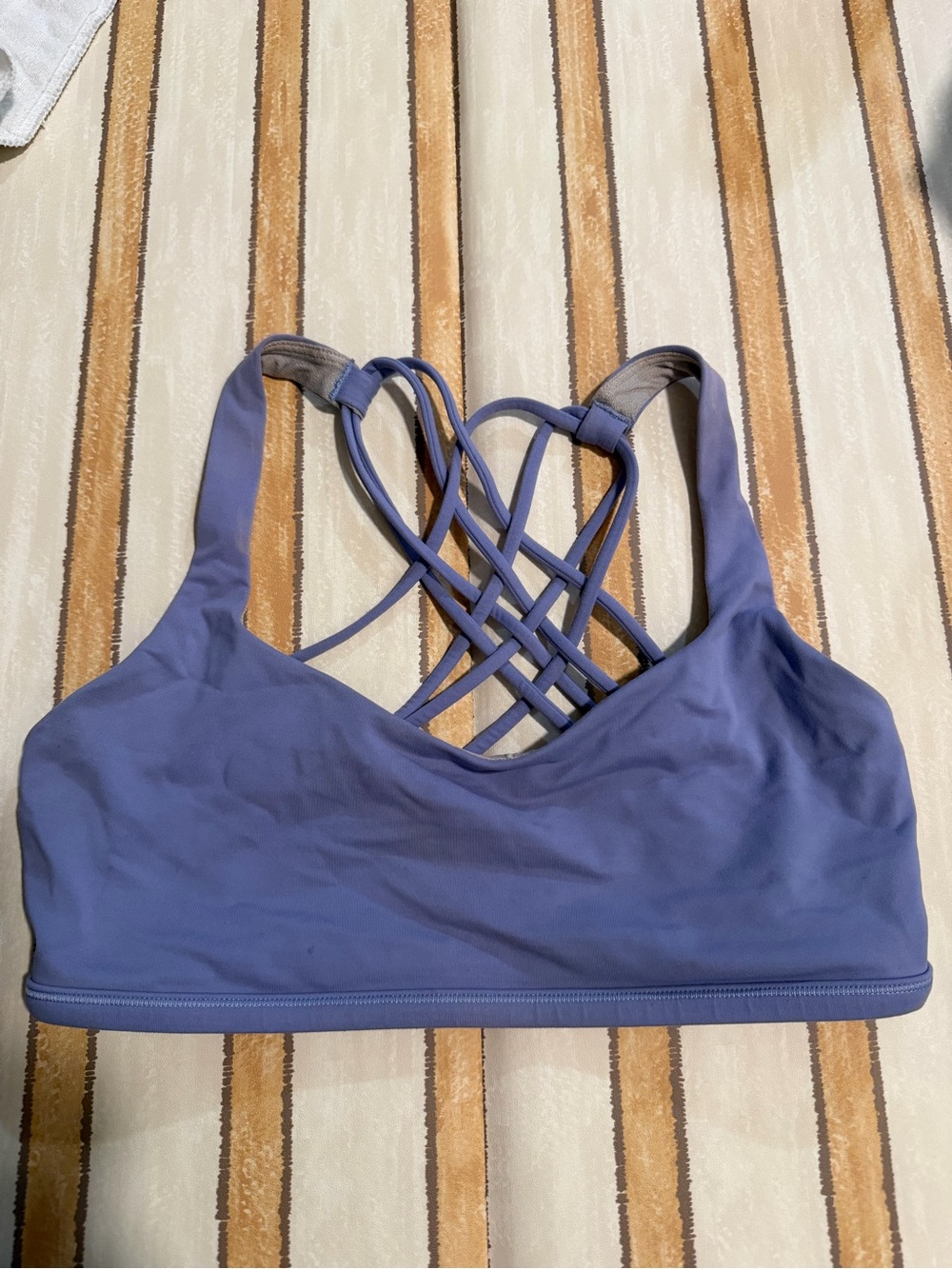 Lululemon Free to be Wild Purple Size 6